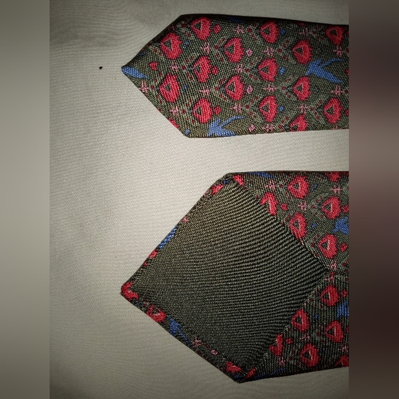 TIE- "HERMES" VINTAGE 💯% SILK - Picture 3 of 6